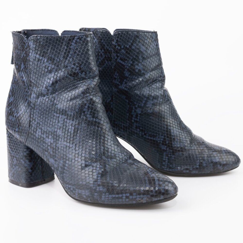 Old Navy Blue Black Snakeskin Print Block Heel Ankle Boots – Size 7